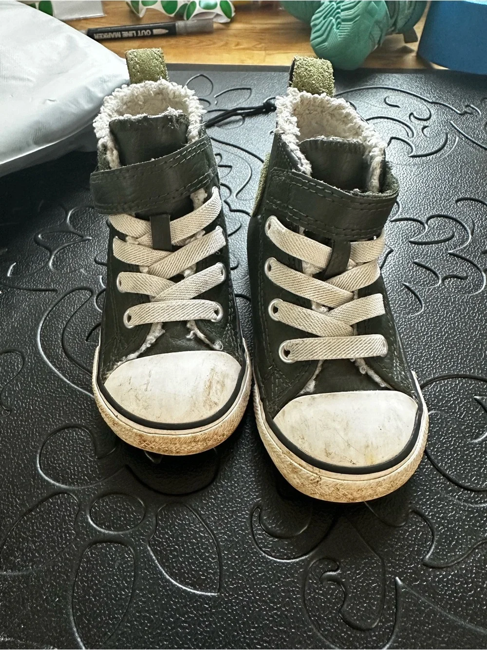 Converse Toddler size 6 Olive High-Top Sneakers with Sherpa Collar